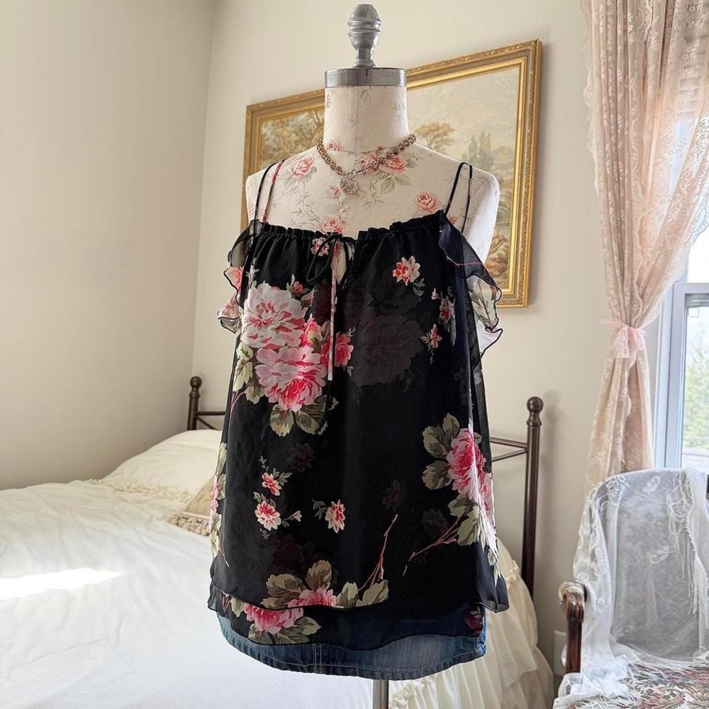 black floral cami‎  Y2K Express black floral chiffon cami top size large